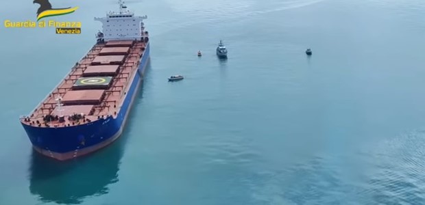 Πλοίο ελληνικών συμφερόντων εντοπίστηκε με 850 κιλά κοκαΐνης 